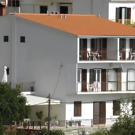 Lucija Appartement *